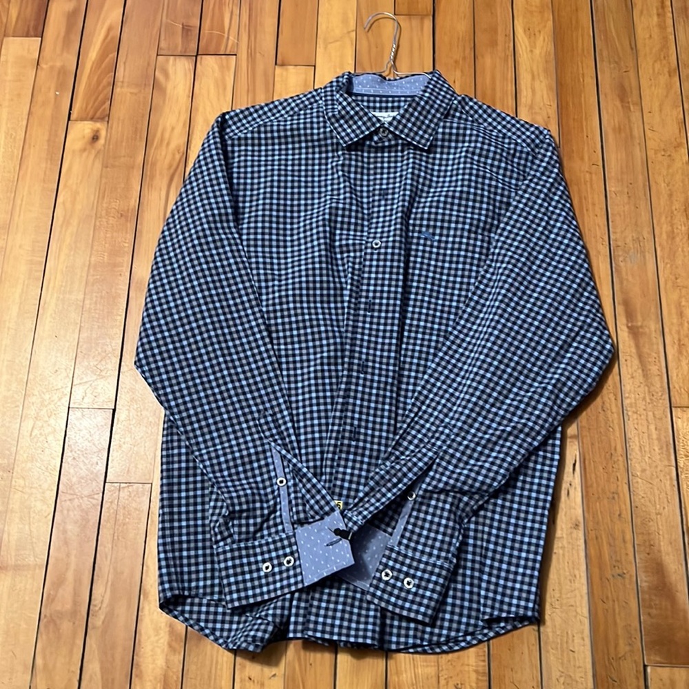 Tommy Bahama mens button down shirt, medium